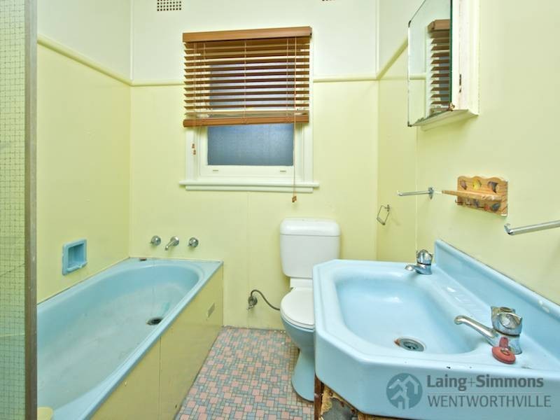 9 Merryl Avenue, Old Toongabbie NSW 2146