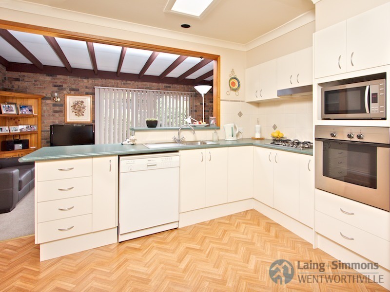 16 Hastings Cres, Greystanes NSW 2145