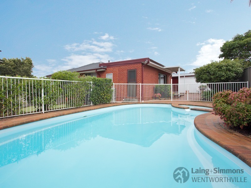 16 Hastings Cres, Greystanes NSW 2145