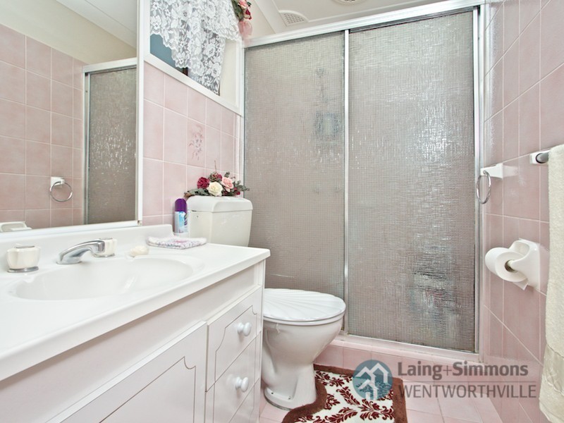 42 Collett Crescent, Kings Langley NSW 2147