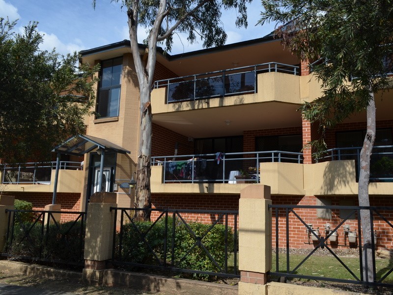 10/64 Fullagar Road, Wentworthville NSW 2145