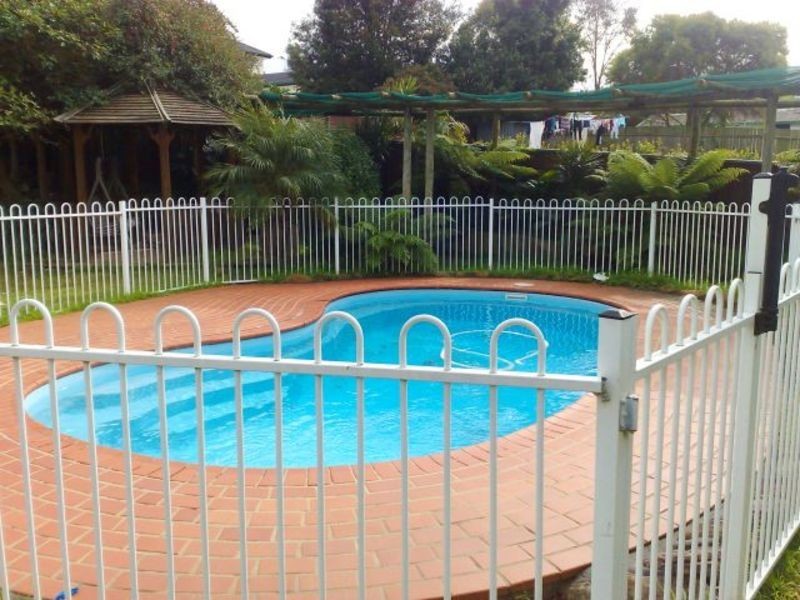 8 Preston Road, Old Toongabbie NSW 2146