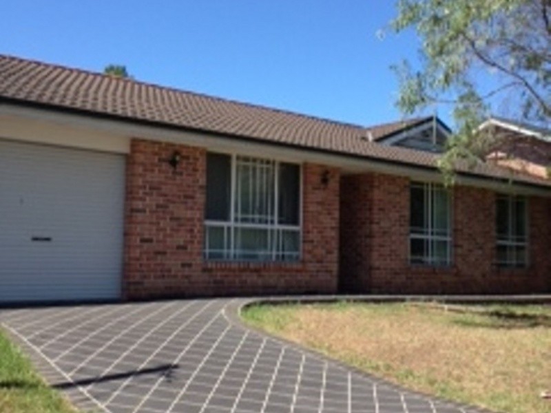 1A Glen Place, Pendle Hill NSW 2145