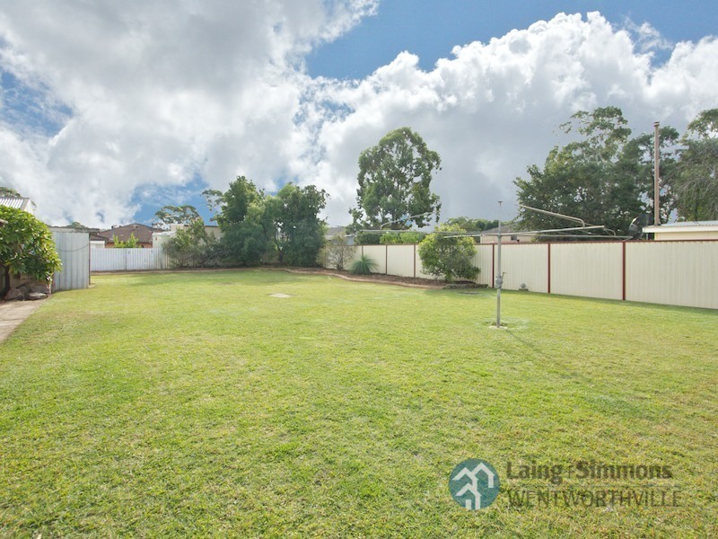 22 Ballandella Rd, Toongabbie NSW 2146