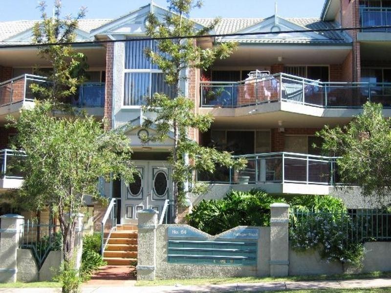 4/64 Fullagar Road, Wentworthville NSW 2145