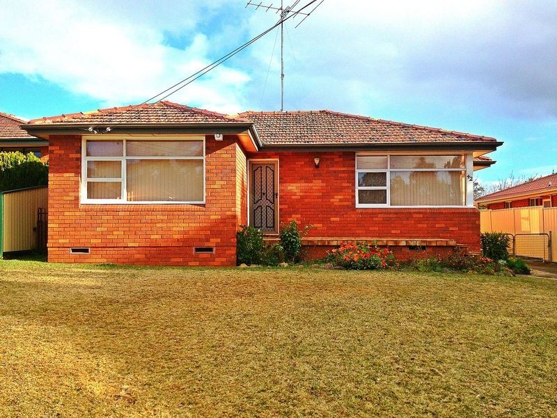 42 Peachtree Avenue, Constitution Hill NSW 2145