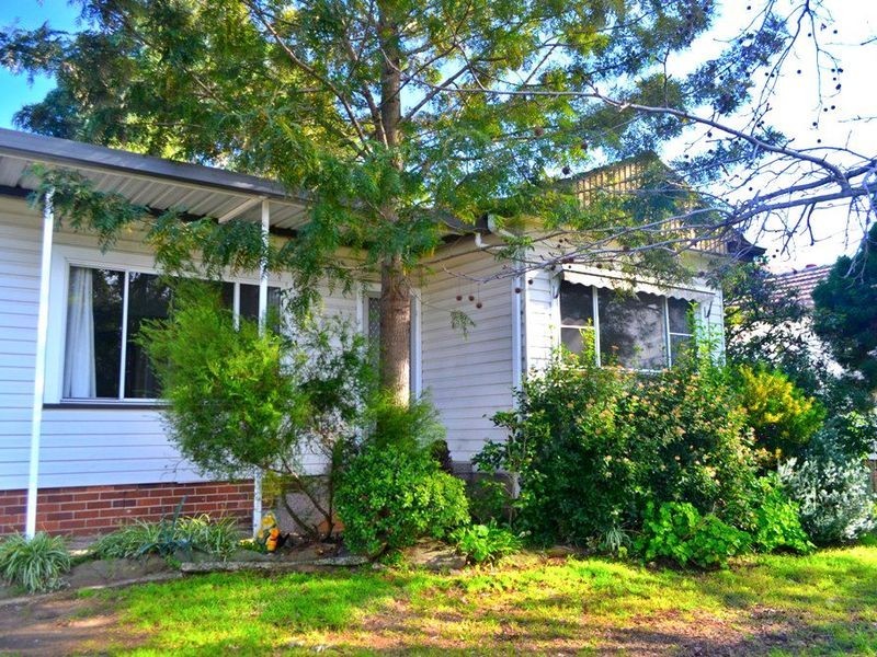 24 Paul Crescent, South Wentworthville NSW 2145