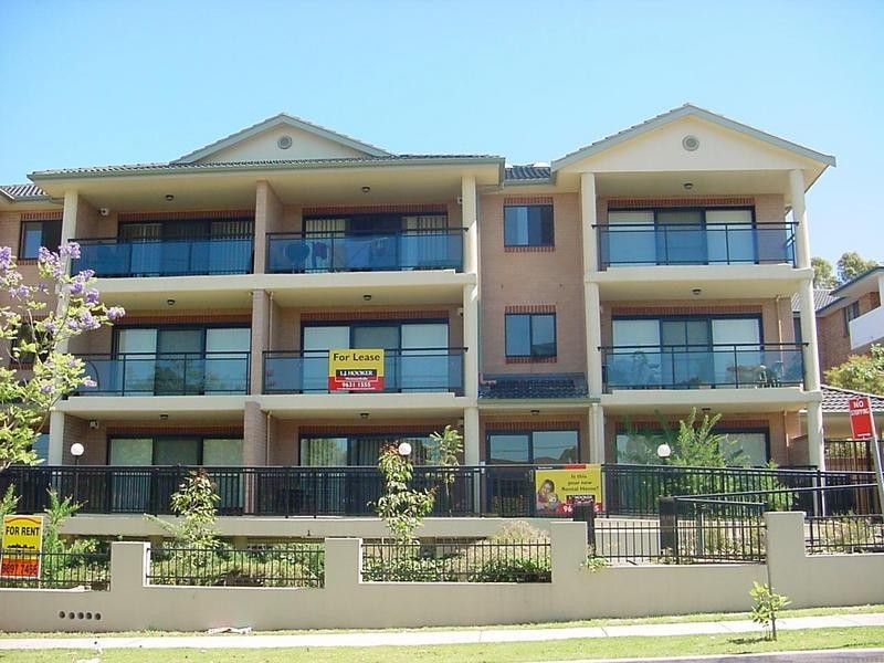 10/8 Alexandra Avenue, Westmead NSW 2145