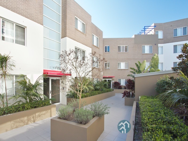 14/2 Civic Avenue, Pendle Hill NSW 2145