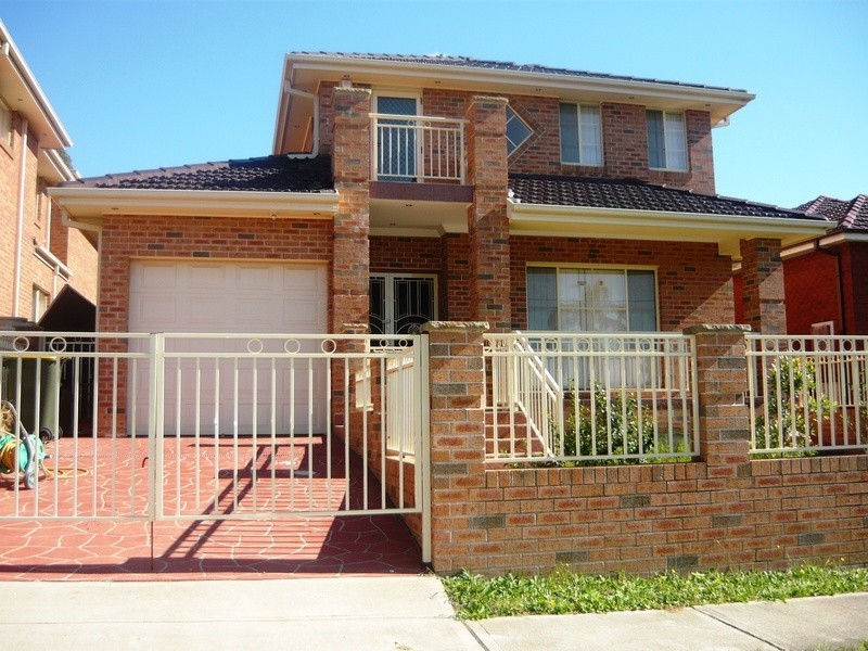 18 Targo st, Girraween NSW 2145