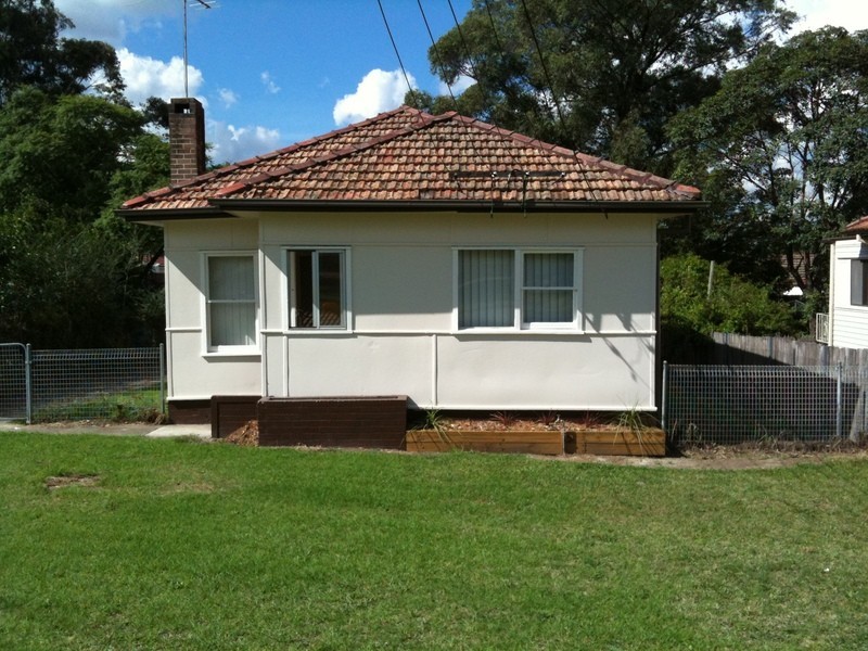 17 Jewelsford Rd, Wentworthville NSW 2145