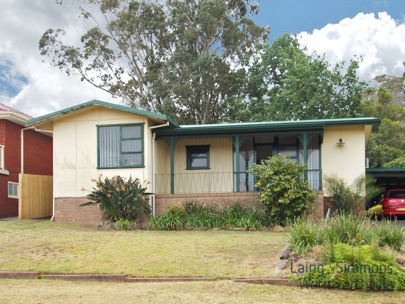 13 Calla Grove, Pendle Hill NSW 2145