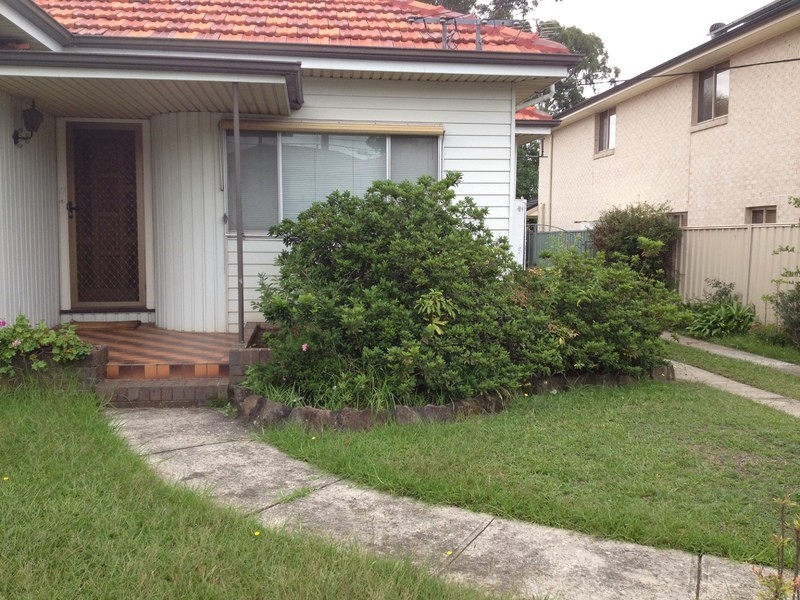 19 Fulton Ave, Wentworthville NSW 2145