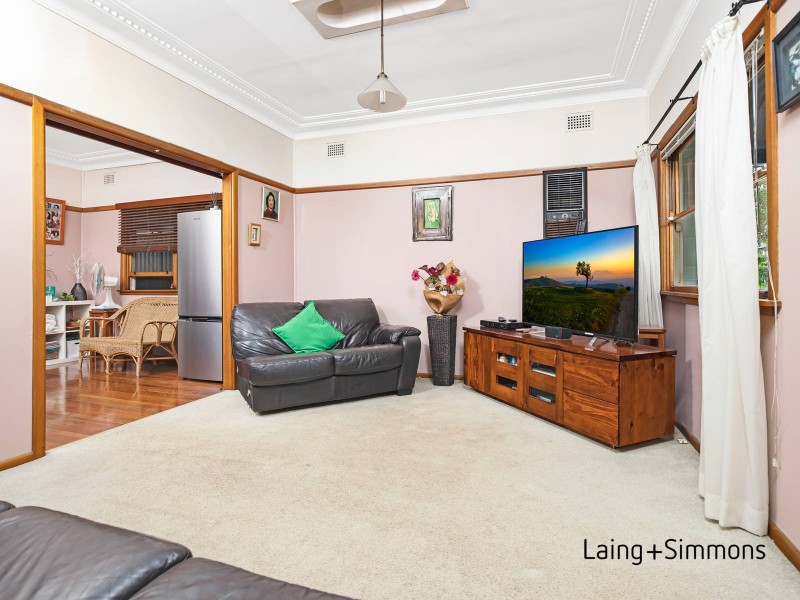 7 Cornock Avenue, Toongabbie NSW 2146