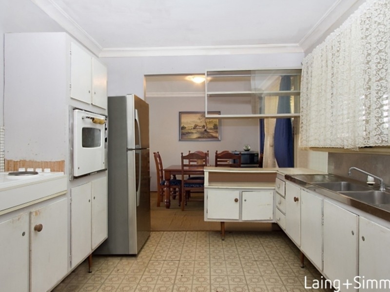 4 Maunder Ave, Girraween NSW 2145