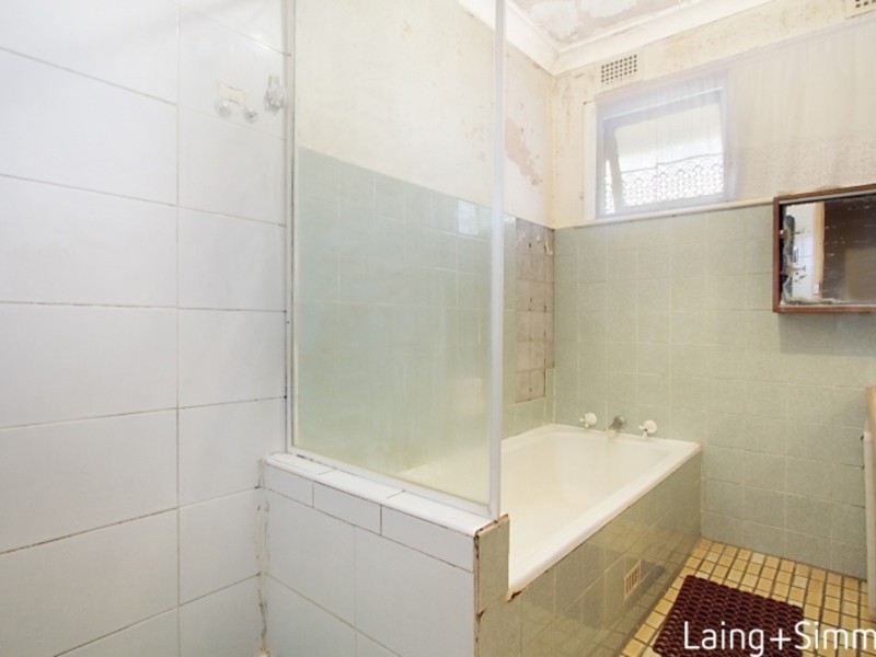 4 Maunder Ave, Girraween NSW 2145