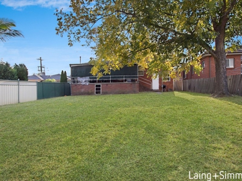 4 Maunder Ave, Girraween NSW 2145