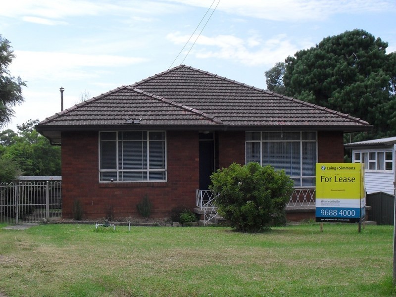 4 Thorne Ave, Pendle Hill NSW 2145