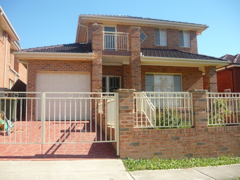 18 Targo Road, Girraween NSW 2145