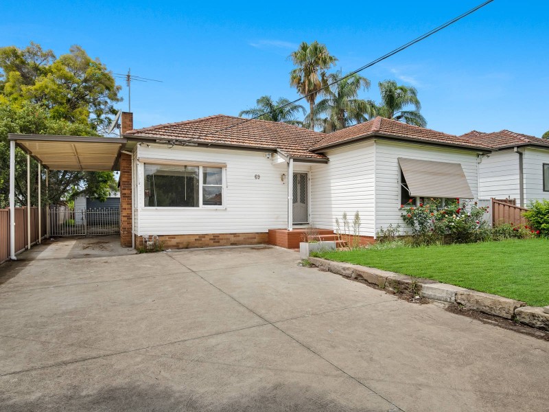 69 Ballandella Road, Toongabbie NSW 2146