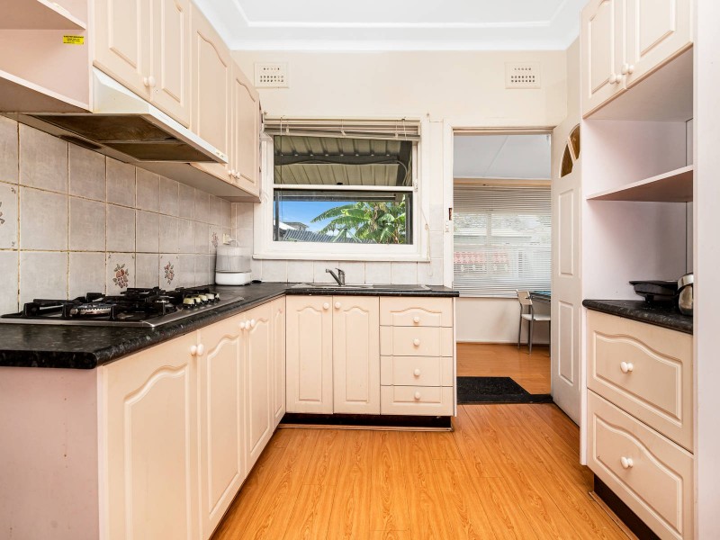 69 Ballandella Road, Toongabbie NSW 2146