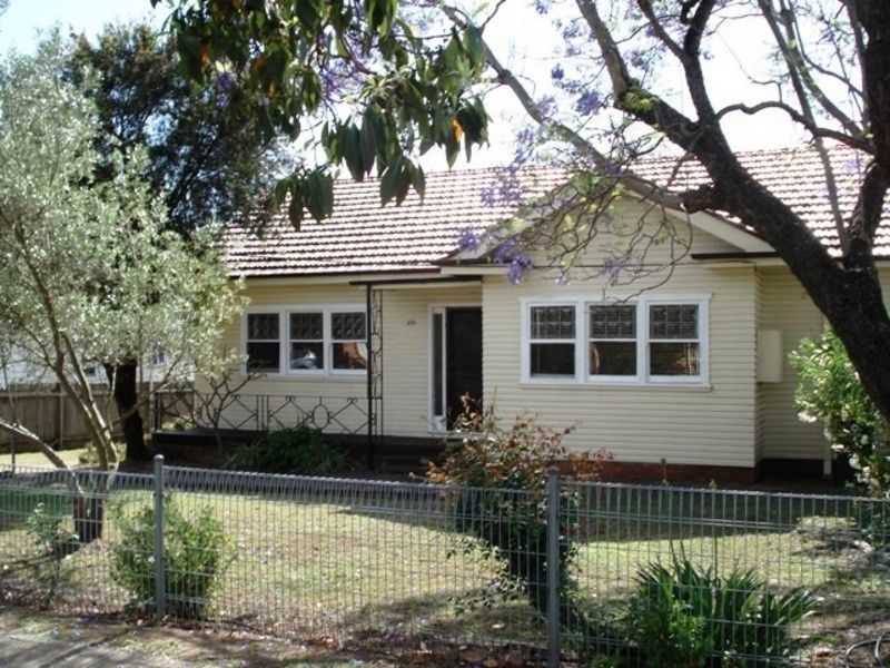 215 Targo Road, Girraween NSW 2145