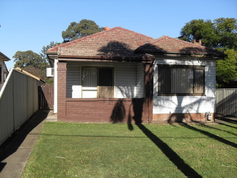 4 Gilba Road, Pendle Hill NSW 2145