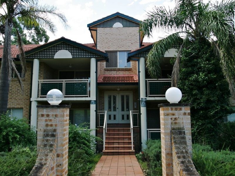 4/253 Dunmore Street, Pendle Hill NSW 2145