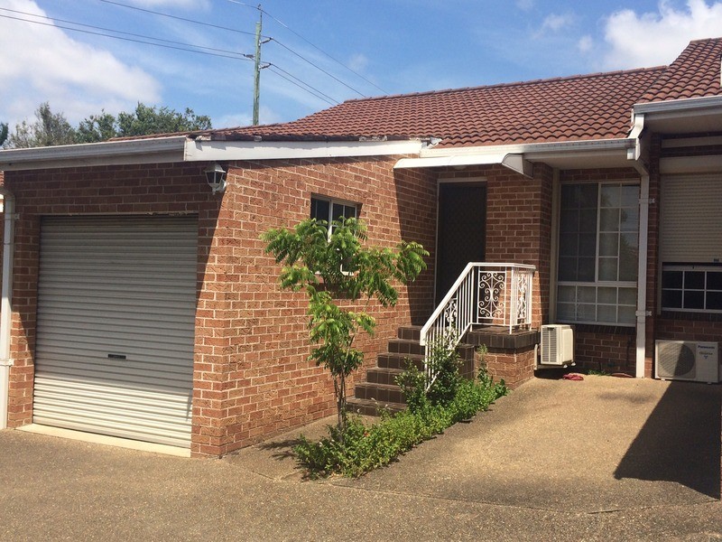 2/139 Dunmore Street, Wentworthville NSW 2145