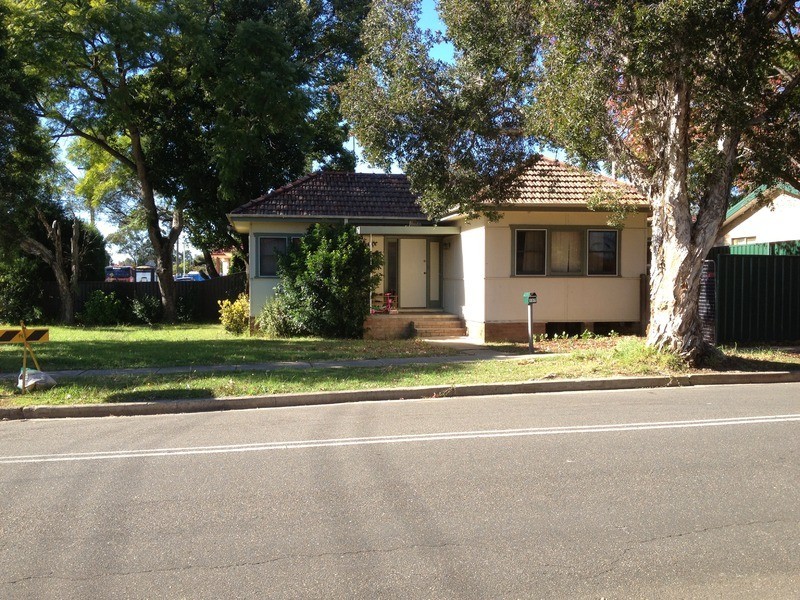 137 Fitzwilliam Road, Toongabbie NSW 2146