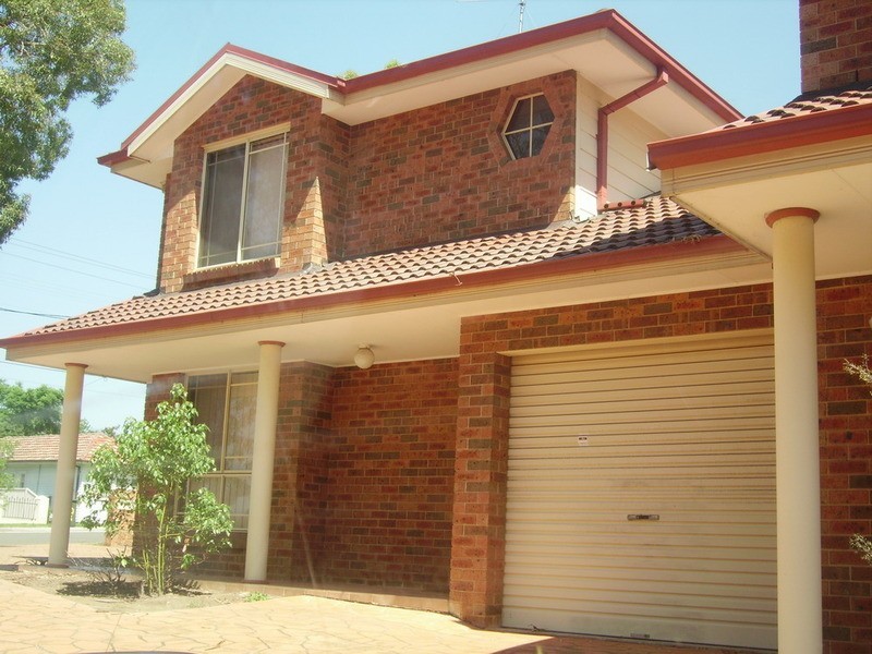 3/112-114 Targo Road, Girraween NSW 2145