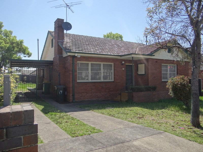 17 Gowrie Crescent, Westmead NSW 2145