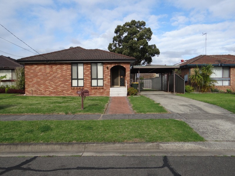 13 Tucks Road, Toongabbie NSW 2146