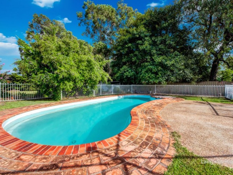 42 Tungarra Road, Girraween NSW 2145