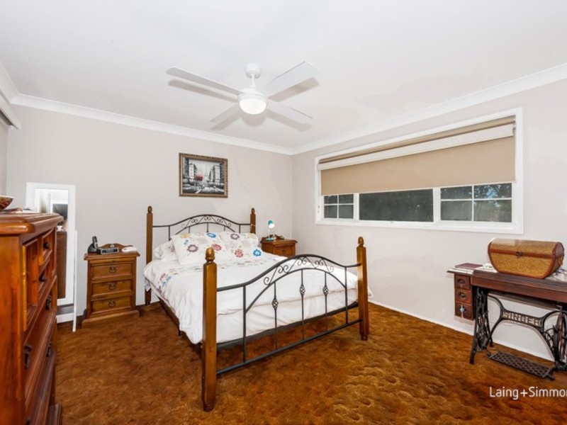 42 Tungarra Road, Girraween NSW 2145