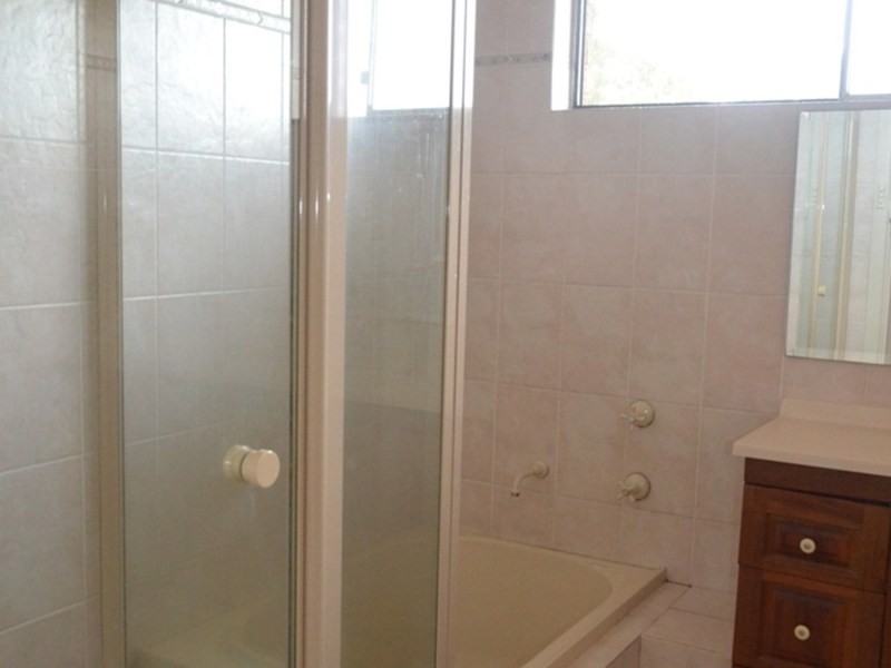 4 Frederick Street, Pendle Hill NSW 2145