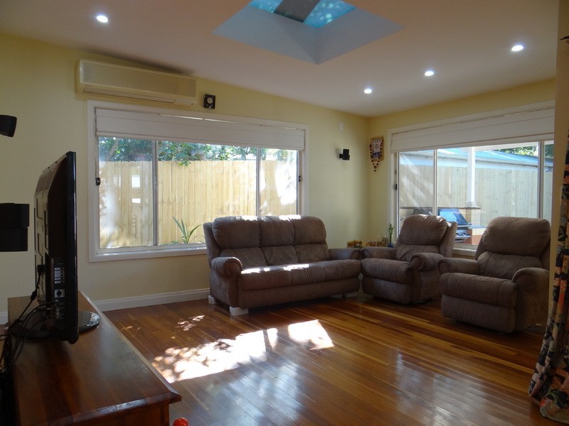 27 Birtles Avenue, Pendle Hill NSW 2145