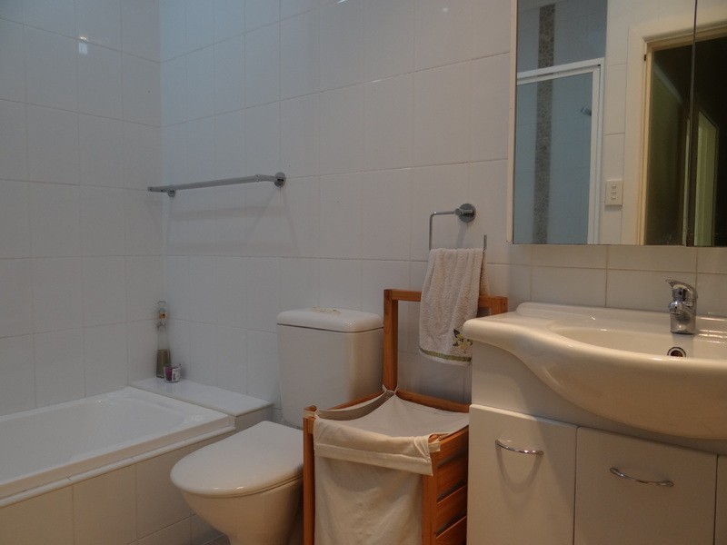 27 Birtles Avenue, Pendle Hill NSW 2145