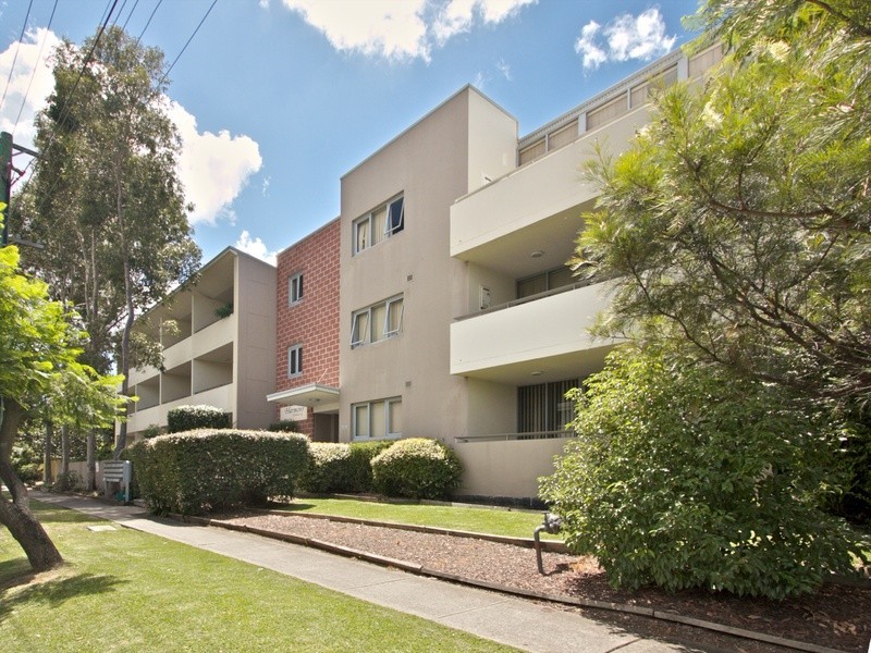 6/2a Lydbrook Street, Westmead NSW 2145