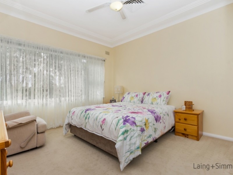 11 Favell Street, Toongabbie NSW 2146
