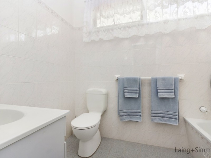 11 Favell Street, Toongabbie NSW 2146