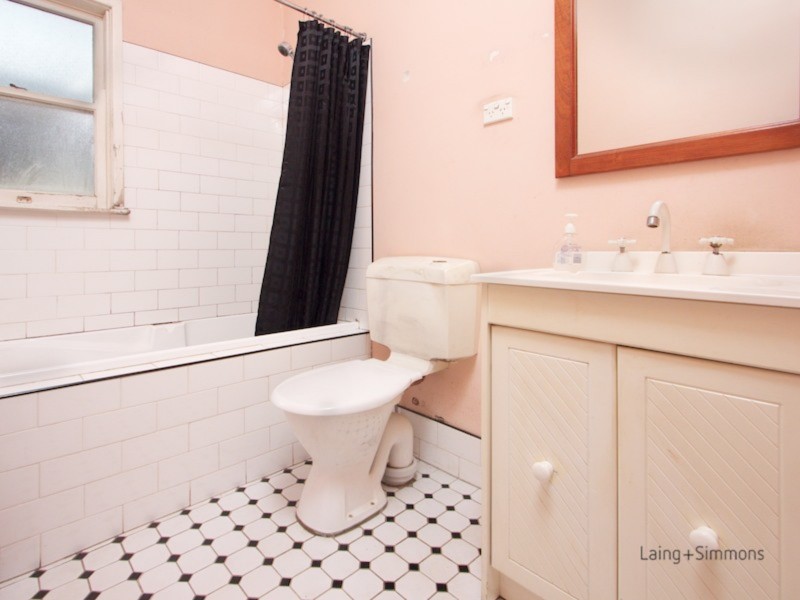 4 Bethel Street, Toongabbie NSW 2146