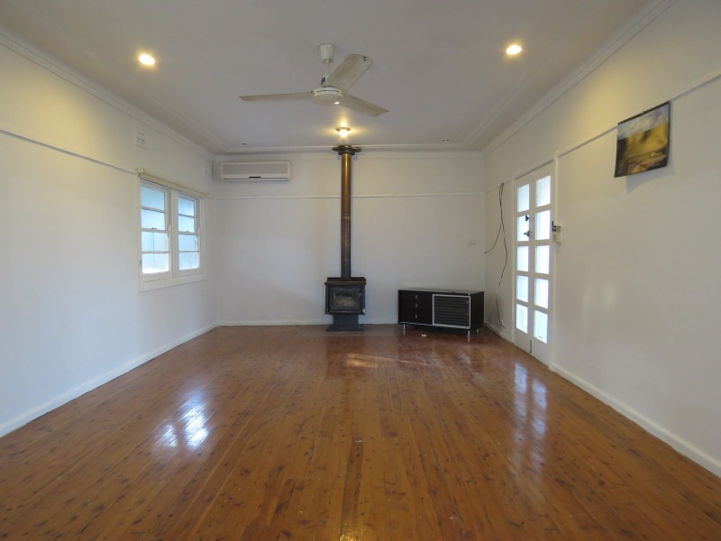 10 Bringelly Avenue, Pendle Hill NSW 2145