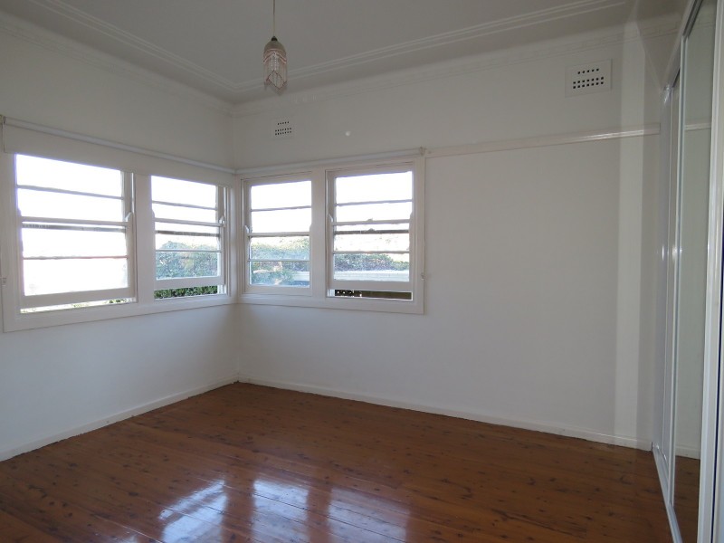 10 Bringelly Avenue, Pendle Hill NSW 2145