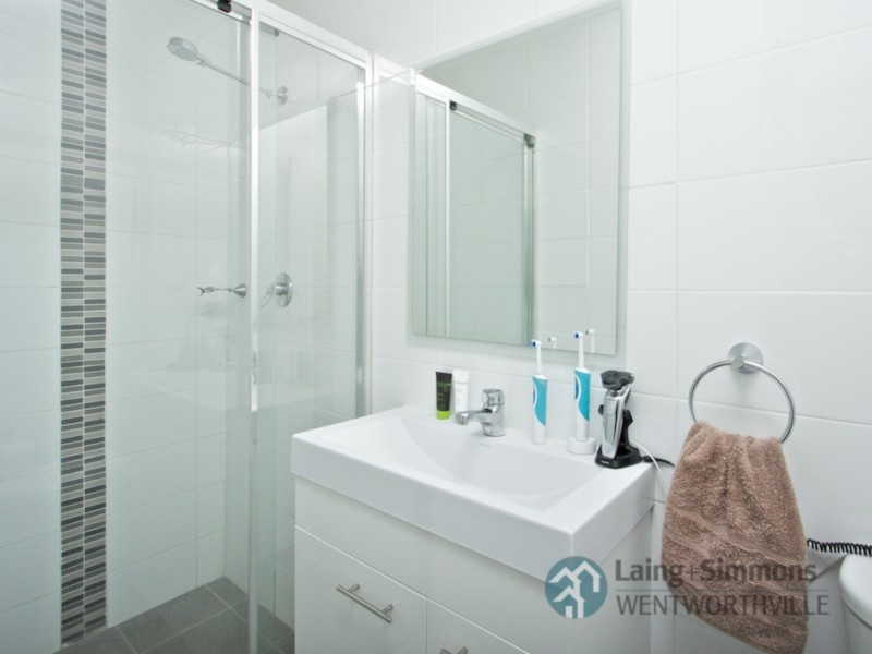 14/2-12  Civic Avenue, Pendle Hill NSW 2145