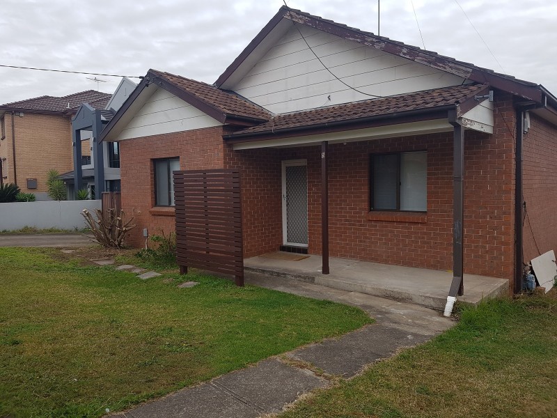 5 School Pde, Westmead NSW 2145