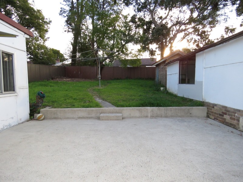 4 Toohey Avenue, Westmead NSW 2145