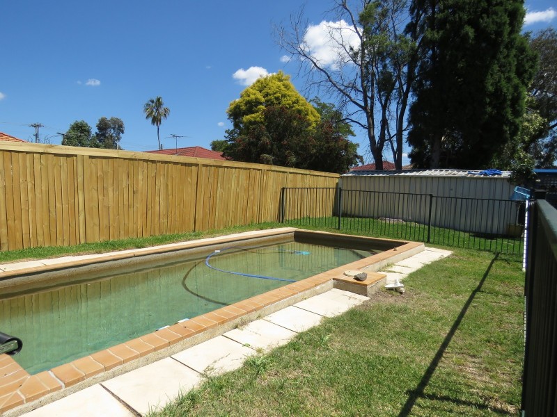 5 Pamela Place, Girraween NSW 2145
