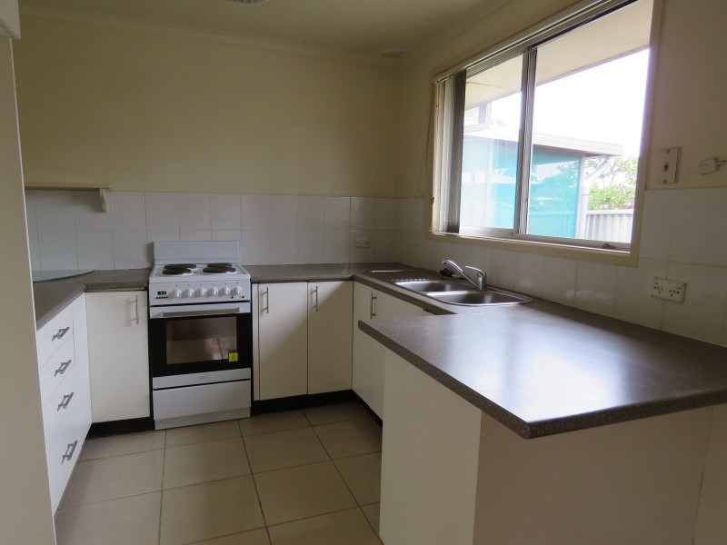 10 McCartney Crescent, St Clair NSW 2759