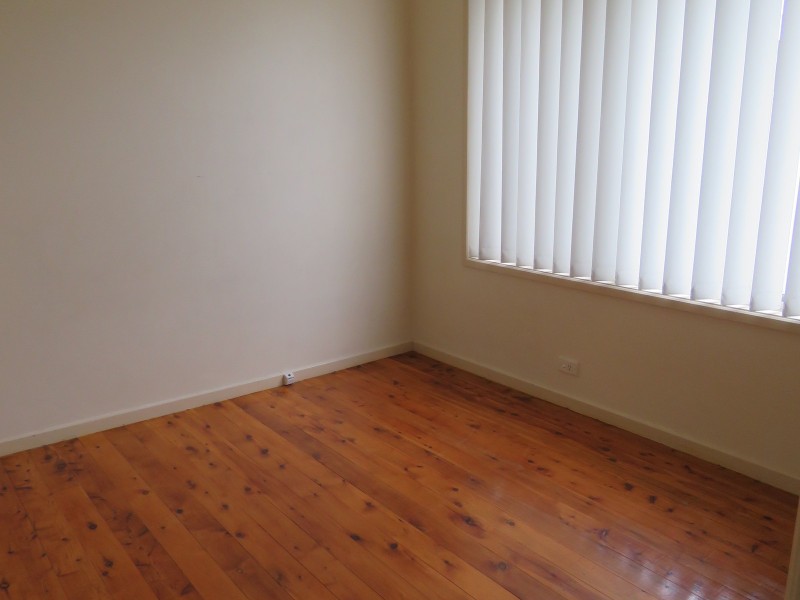 10 McCartney Crescent, St Clair NSW 2759